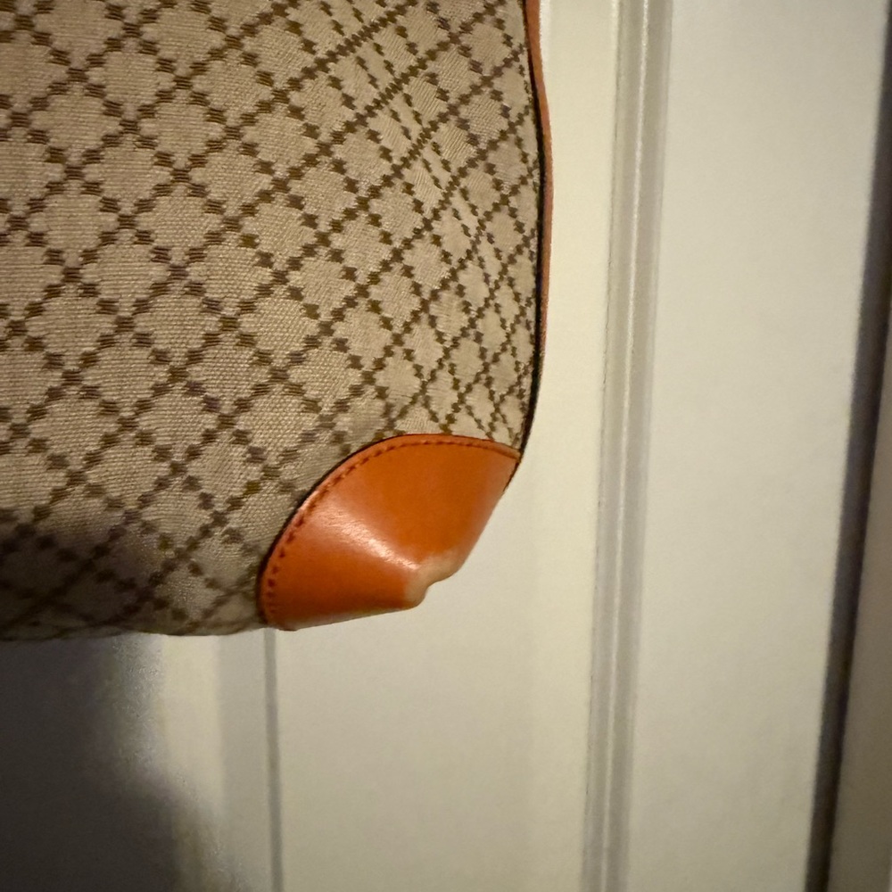 Gorgeous Gucci, Very Clean, Diamanté Large Shoulder Bag, with Built in Pouch. - Picture 12 of 15